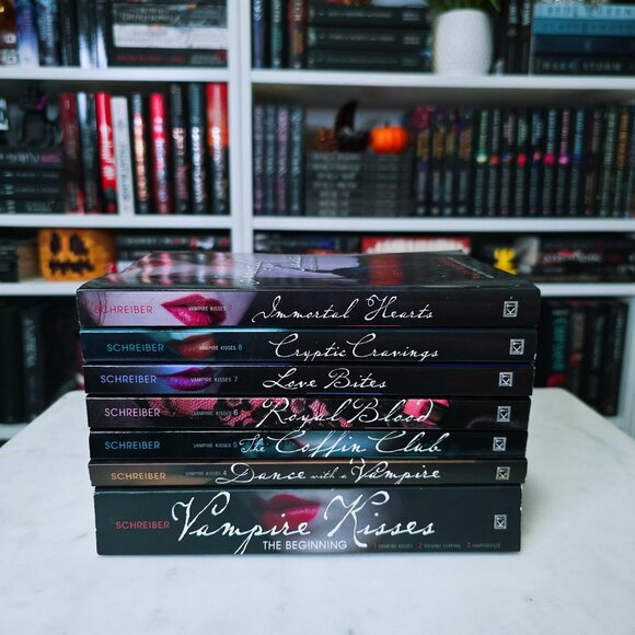 The entire VAMPIRE KISSES Series - Ellen Schreiber (PAPERBACK) - Picture 1 of 9